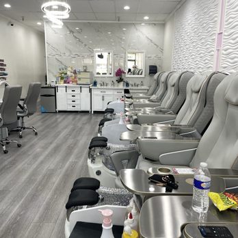 Hollywood Nails - Nail Salons Near Me - Sacramento, California Hollywood Nails - Nail Salons Near Me - Sacramento, California