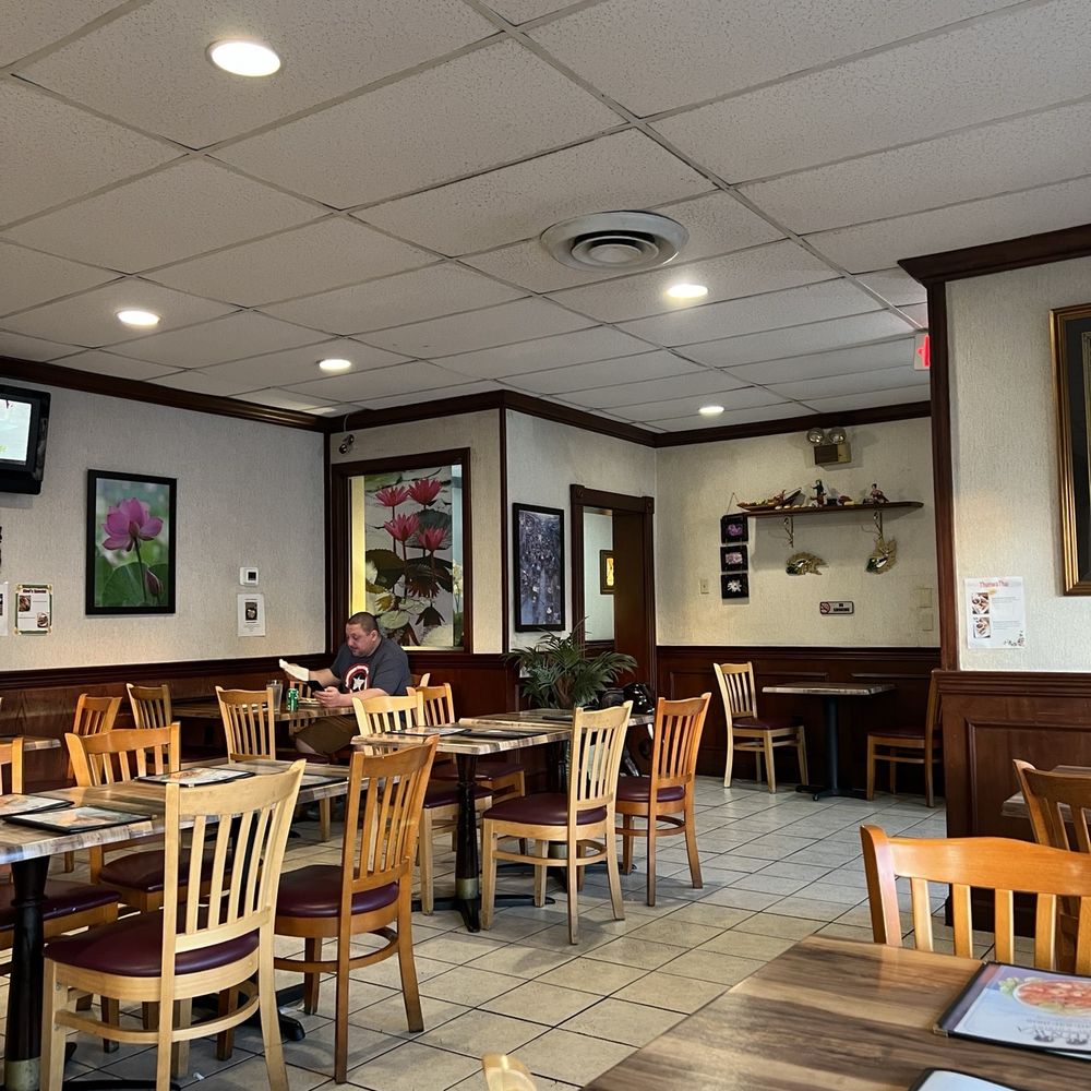 Thunwa Thai Cuisine - inside - Thai Near Me - Front Royal, Virginia Thunwa Thai Cuisine - inside - Thai Near Me - Front Royal, Virginia