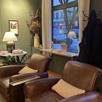 Charm City Links - Lounge area - Jewelry Near Me - Catonsville, Maryland