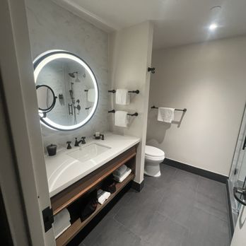 Hotel Paso Del Norte Autograph Collection - Bathroom - Hotels Near Me - El Paso, Texas Hotel Paso Del Norte Autograph Collection - Bathroom - Hotels Near Me - El Paso, Texas