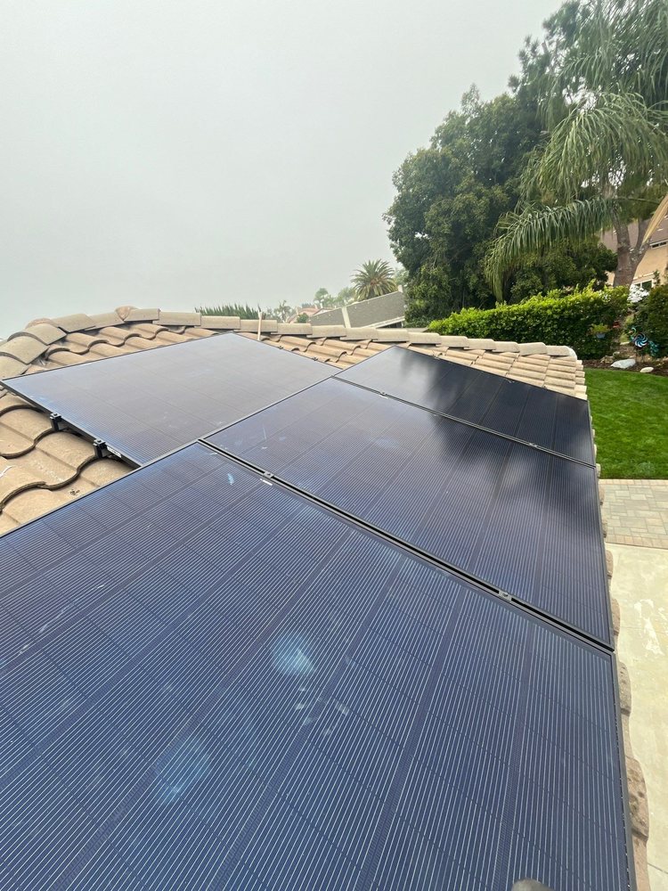 Slide of Dutchmen Construction