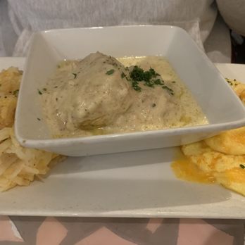 Batter & Berries - Biscuits & Cluck and Gravy with scrambled eggs and hash browns - Breakfast & Brunch Near Me - Chicago, Illinois Batter & Berries - Biscuits & Cluck and Gravy with scrambled eggs and hash browns - Breakfast & Brunch Near Me - Chicago, Illinois