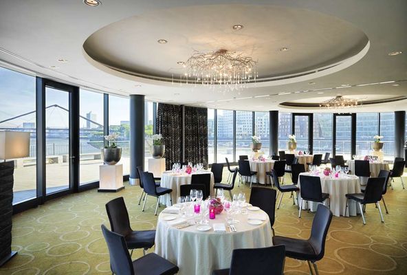 Hyatt Regency Dusseldorf by null