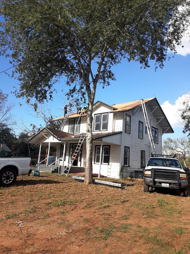 Slide of Leo's S & S Roofing