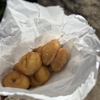 Snow-Line Orchard - Fresh apple cider donuts - Fruits & Veggies Near Me - Oak Glen, California Snow-Line Orchard - Fresh apple cider donuts - Fruits & Veggies Near Me - Oak Glen, California