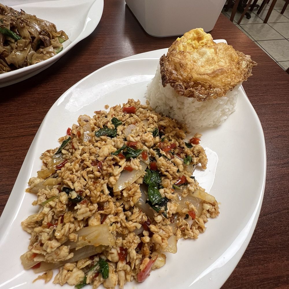 Patti's Kitchen - Pad kra pow | 7/6/2023 - Thai Near Me - Pinellas Park, Florida Patti's Kitchen - Pad kra pow | 7/6/2023 - Thai Near Me - Pinellas Park, Florida