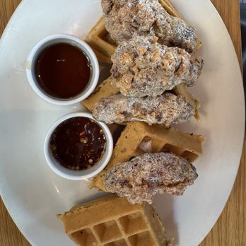 Surveyor - Chicken and waffles - American Near Me - Washington, DC, District of Columbia