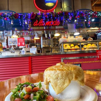 A La Mode - Beef Stew Pot Pie - Bakeries Near Me - Vancouver, British Columbia A La Mode - Beef Stew Pot Pie - Bakeries Near Me - Vancouver, British Columbia