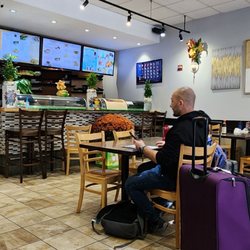 Pho 72 - Dining area