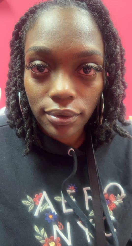Loyal Brow's & Beauty Logo