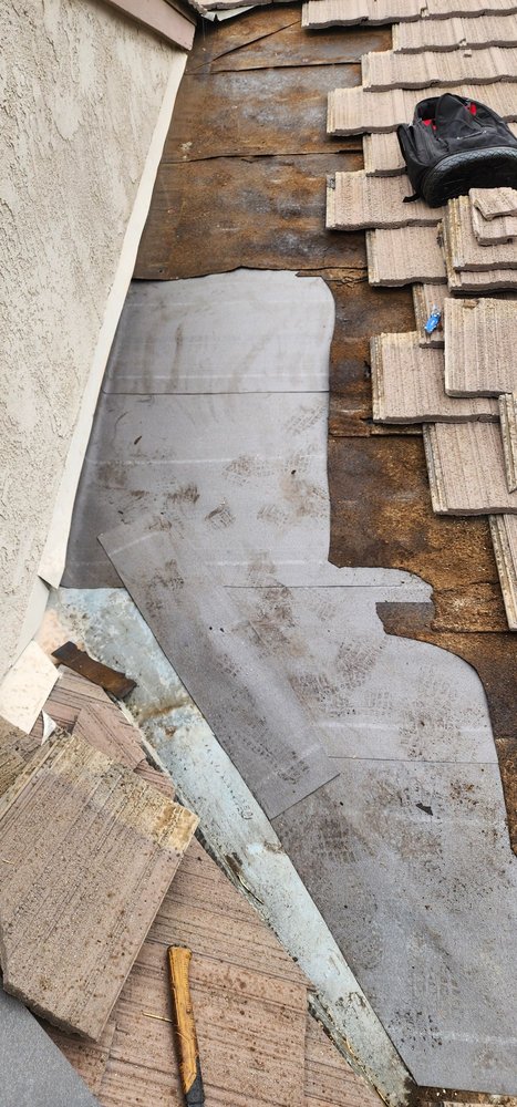 Slide of Bigfoot Roofing