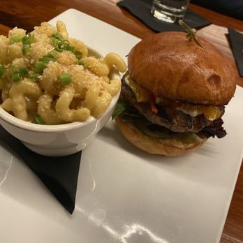 Dressel's Public House - Lamb Burger and Mac and Cheese - Pubs Near Me - Saint Louis, Missouri