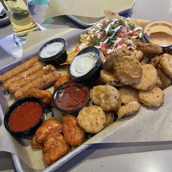 Buffalo Wild Wings - Appetizer sampler - Chicken Wings Near Me - Pittsburgh, Pennsylvania