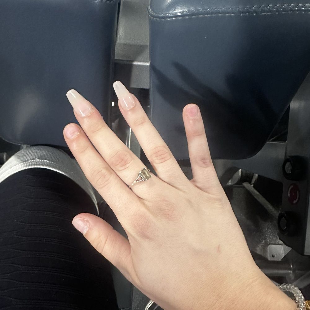 Deluxe Nail Bar - Lost my pinky and index finger Friday and my thumb nail last night. - Nail Salons Near Me - Las Vegas, Nevada Deluxe Nail Bar - Lost my pinky and index finger Friday and my thumb nail last night. - Nail Salons Near Me - Las Vegas, Nevada