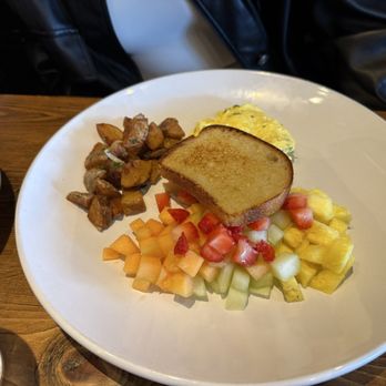 Raven and Lily restaurant - Three Egg Breakfast - Southern Near Me - Collierville, Tennessee