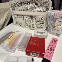Items from Oct 2024 $150 first timer package. The kbeauty items were supposed to be valued at $100 (minus Tir & mascara) Items from Oct 2024 $150 first timer package. The kbeauty items were supposed to be valued at $100 (minus Tir & mascara)