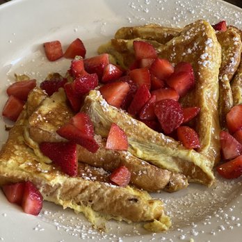 Lone Star Cafe - Strawberry French Toast - Breakfast & Brunch Near Me - Arlington, Texas