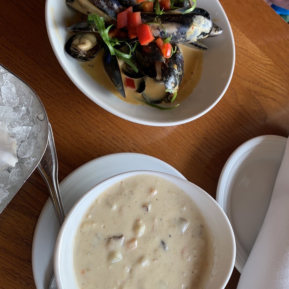 Ray's Café - Clam chowder and mussels in red curry - Seafood Near Me - Seattle, Washington Ray's Café - Clam chowder and mussels in red curry - Seafood Near Me - Seattle, Washington
