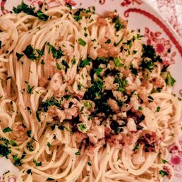 Spaghetti with white clam sauce Spaghetti with white clam sauce