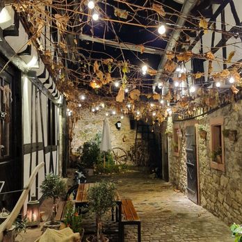 Strammer Max - Innenhof - Restaurants Near Me - Hemsbach, BW