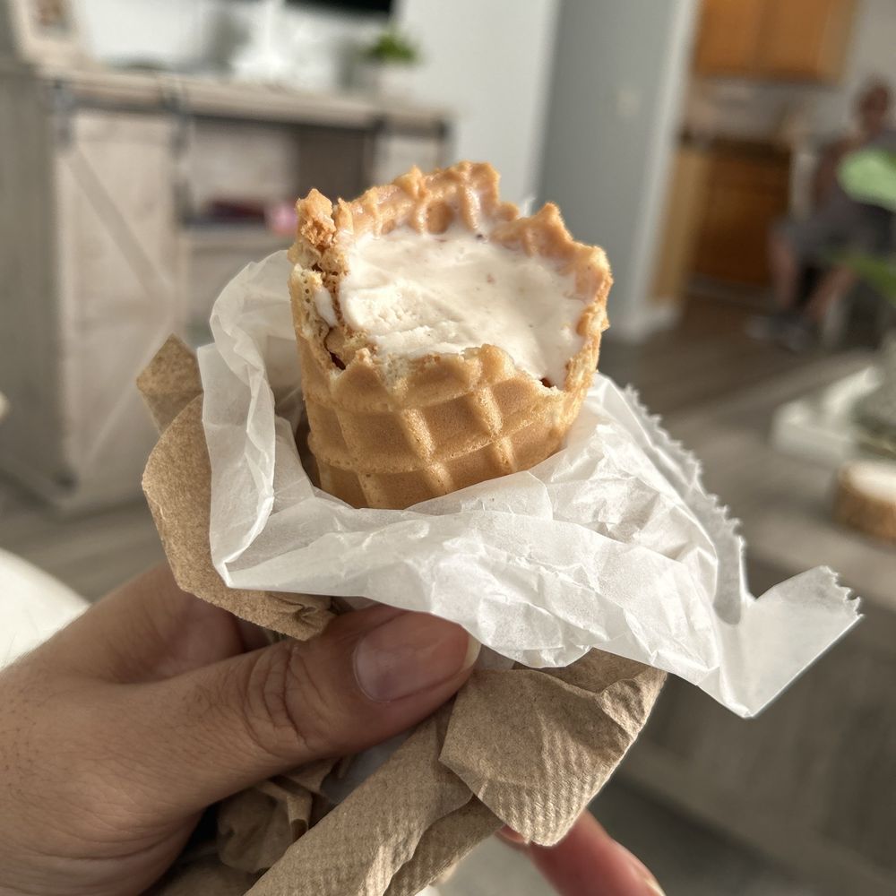 Mayday Ice Cream - Can't put it down - Ice Cream & Frozen Yogurt Near Me - St. Augustine, Florida Mayday Ice Cream - Can't put it down - Ice Cream & Frozen Yogurt Near Me - St. Augustine, Florida