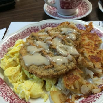 Wendy's Place - Country fried steak & eggs w/ hashbrowns - Diners Near Me - El Segundo, California