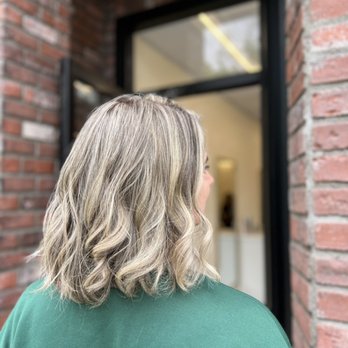 Mimis Hair - Highlights and cut - Hair Stylists Near Me - Glendale, California