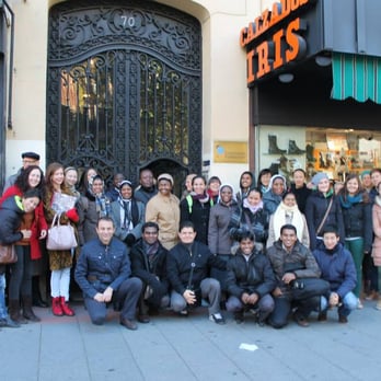 Paraninfo - Navidad 2013, actividad. - Language Schools Near Me - Madrid, M
