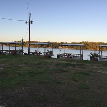 Big Al's Barefoot Bay - BBQ and Benches at the Marina - RV Parks Near Me - Pittsburg, Texas Big Al's Barefoot Bay - BBQ and Benches at the Marina - RV Parks Near Me - Pittsburg, Texas