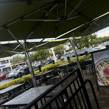 First Watch - patio & outdoor seating - Breakfast & Brunch Near Me - North Miami Beach, Florida