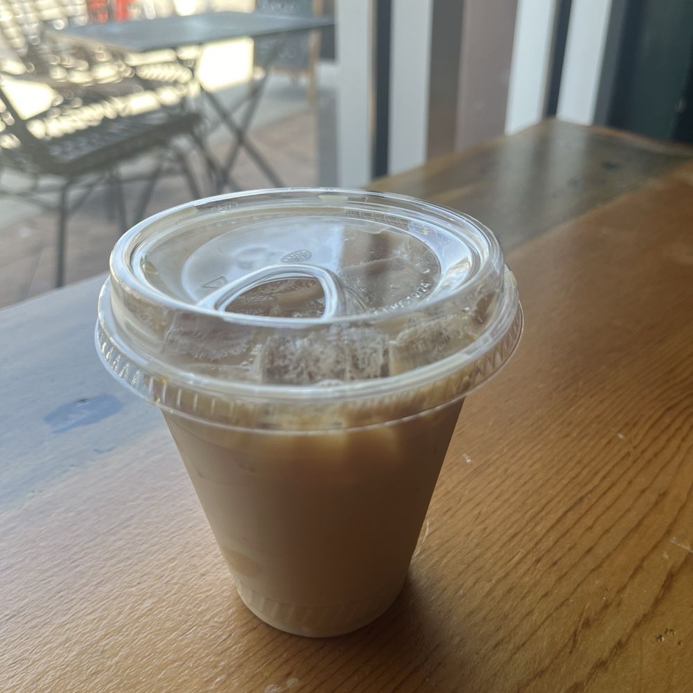 Point Lume - Iced vanilla latte - Cafes Near Me - Los Angeles, California Point Lume - Iced vanilla latte - Cafes Near Me - Los Angeles, California