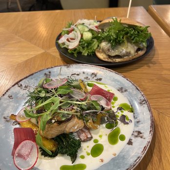 Nordic Kitchen - Grilled Salmon and Burger with gluten free bun - Scandinavian Near Me - Vantaa, 18