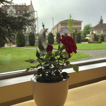 Lindner Grand Hotel Beau Rivage - Restaurant window seat - Hotels Near Me - Interlaken, BE