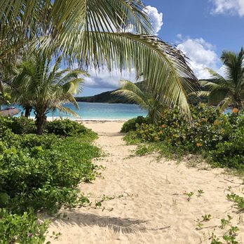Flamenco Beach - Path to the beach - Beaches Near Me