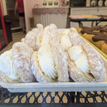 Cathy's 14th Street Bakery - Cream filled powdered donuts - Bakeries Near Me - Ocean City, New Jersey Cathy's 14th Street Bakery - Cream filled powdered donuts - Bakeries Near Me - Ocean City, New Jersey