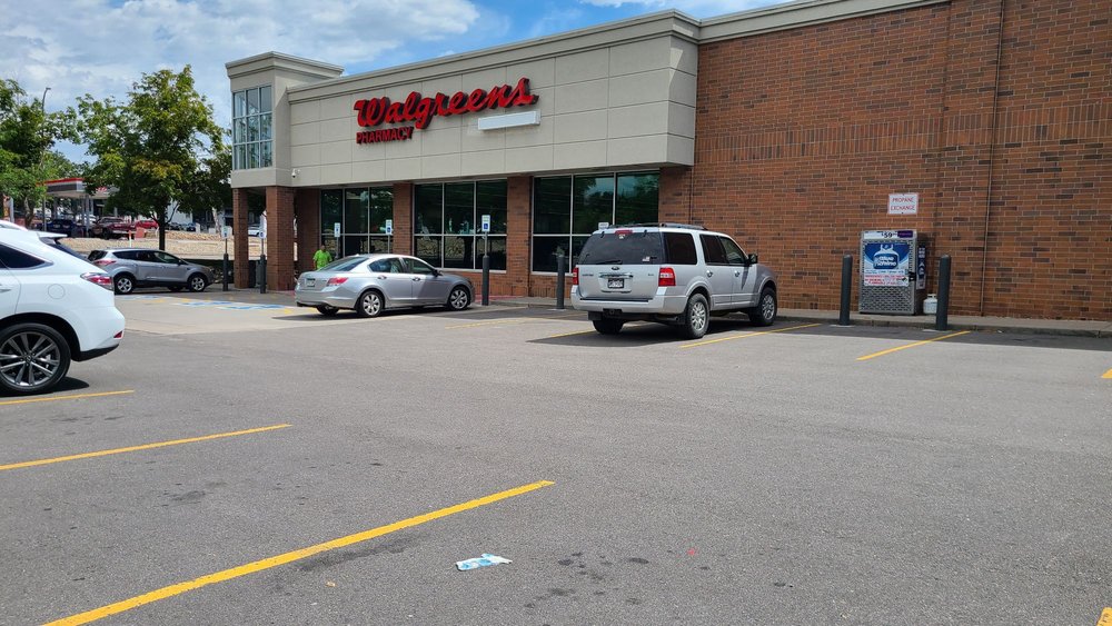 WALGREENS Updated September 2024 15 Photos & 34 Reviews 10808 W