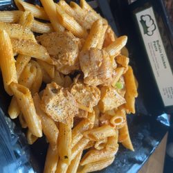 Fit Kitchen - Buffalo Chicken Pasta