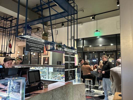 Alice Pizza and Restaurant (Locust Street) by null