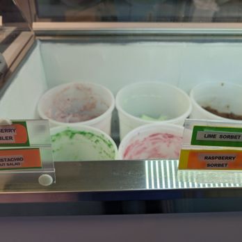 Scoops Ice Cream Parlor - Ice Cream & Frozen Yogurt Near Me - Pigeon Forge, Tennessee Scoops Ice Cream Parlor - Ice Cream & Frozen Yogurt Near Me - Pigeon Forge, Tennessee