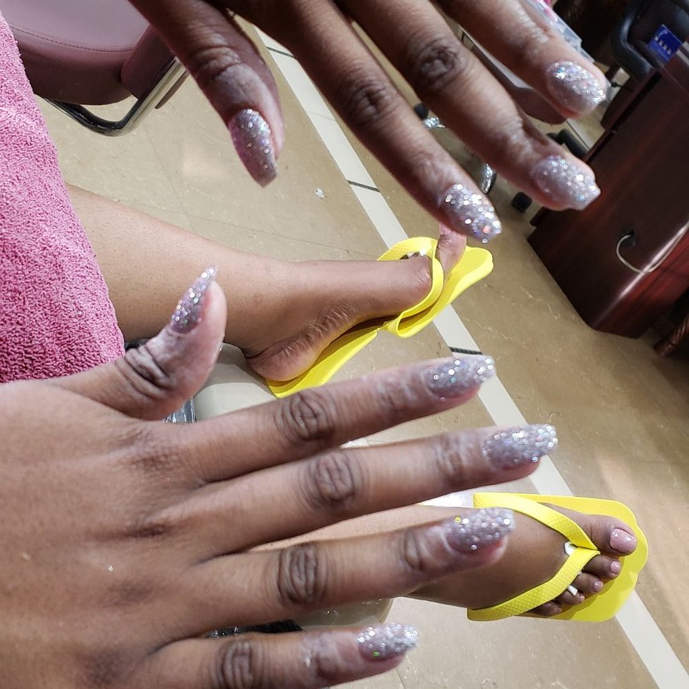 NIKS NAILS NIKS NAILS