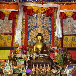 Paramita Centre - Tibetan Buddhist Meditation - Their altar