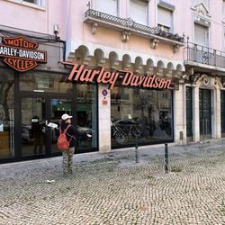 Harley-Davidson Portugal - Tesla in front of HD of Lisbon