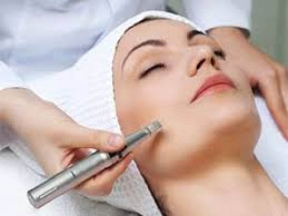 Emerald Glow Skin Care Logo