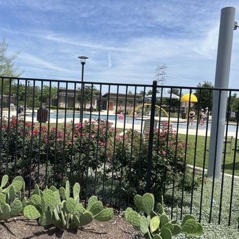 Pioneer Crossing East Pool - Pool - Dog Parks Near Me - Austin, Texas Pioneer Crossing East Pool - Pool - Dog Parks Near Me - Austin, Texas