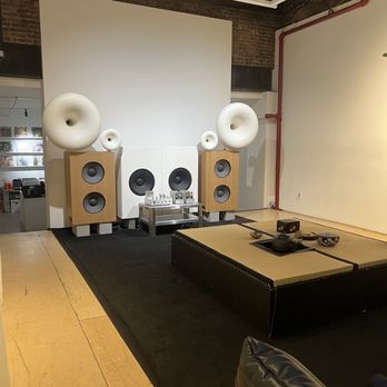 Silence Please - listening area - Vinyl Records Near Me - New York, New York