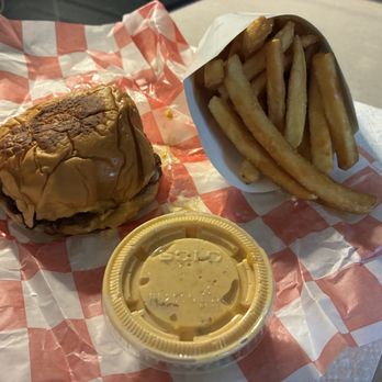 7th Street Burger - Burgers Near Me - Washington, DC, District of Columbia
