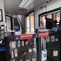 Kwik Kar - Front desk