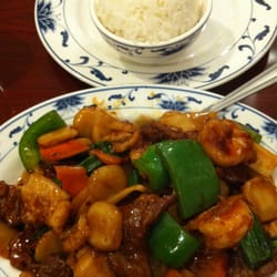 Chuong Garden Chinese Restaurant - The triple szechuan delight is simply delightful :)