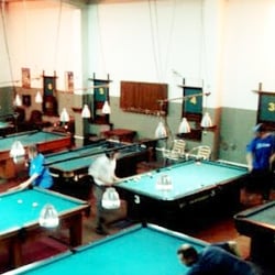 Bronx Pool Club - Dentro del local.
