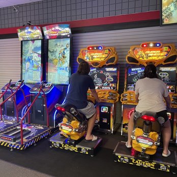 Castlecade - Various games - Arcades Near Me - Brookfield, Wisconsin